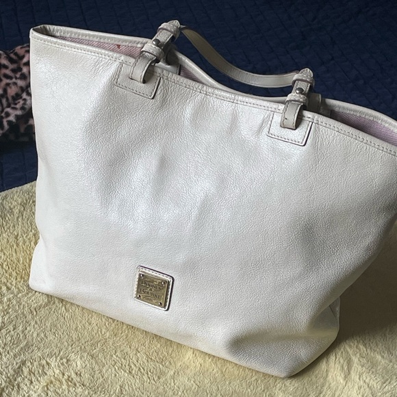 Dooney & Bourke Handbags - Dooney leather tote